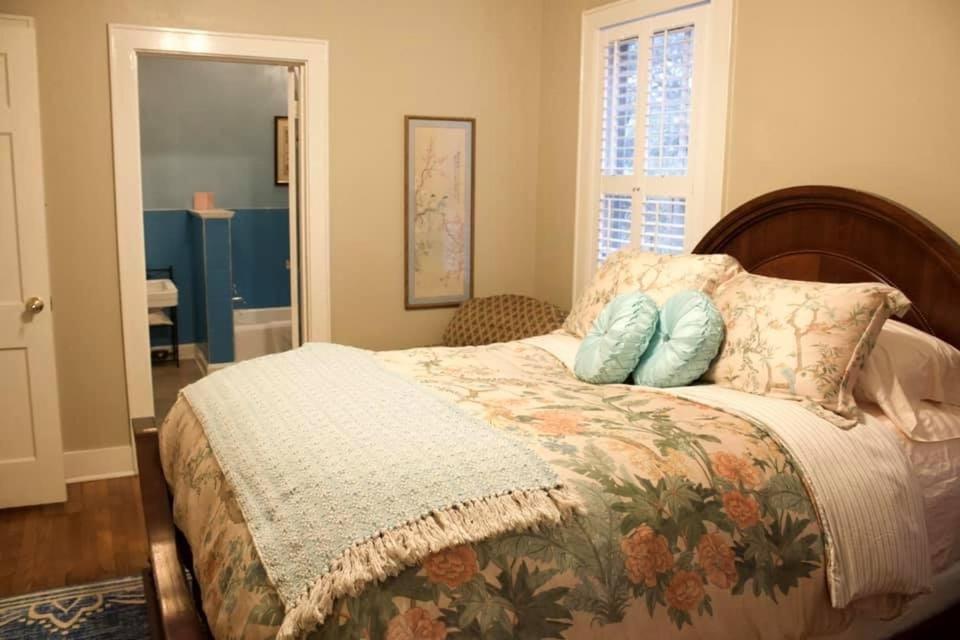 Opus House Bed & Breakfast Natchitoches Oda fotoğraf